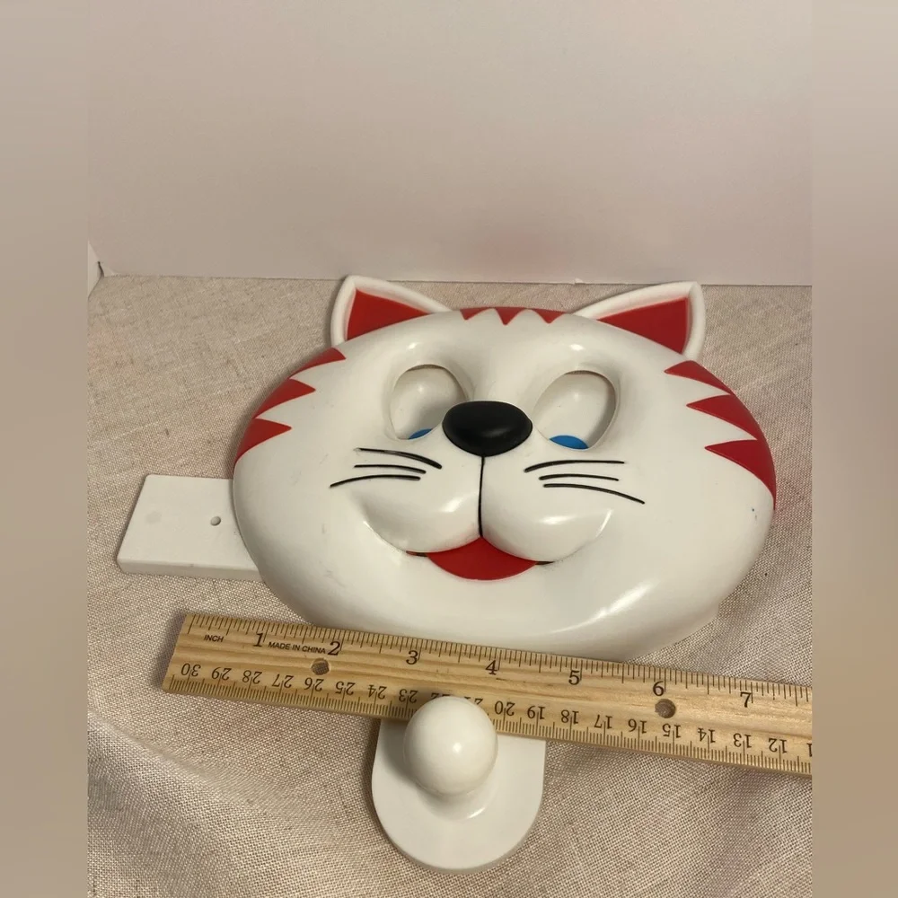 Vintage Cat Face Hook Happy Animal wall hanger kids towel hook 1980s 80s retro